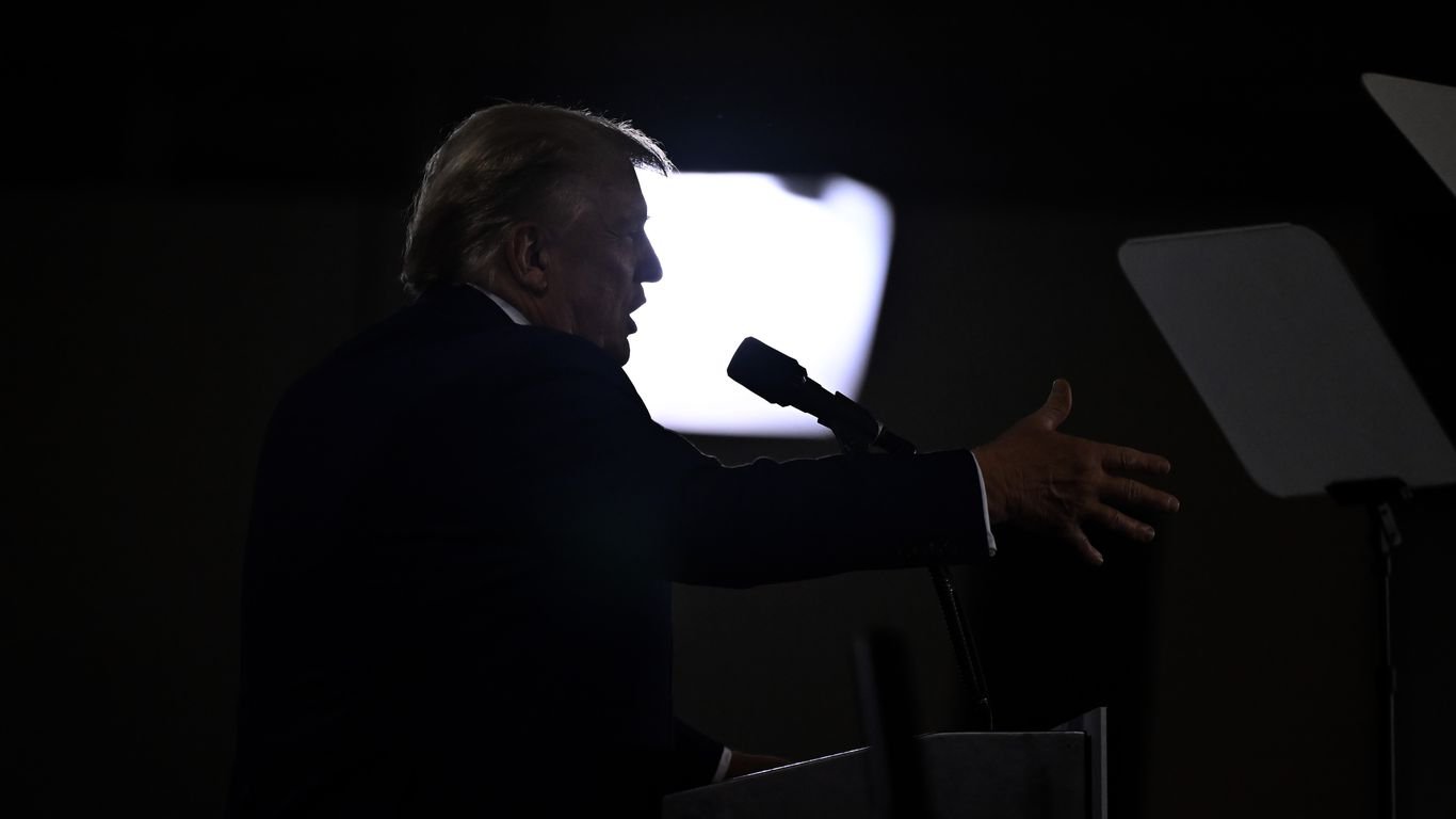 Trump, House Republicans plot to kill border deal