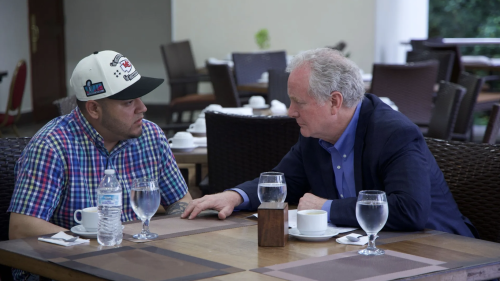 Senator meets with Maryland man being held at El Salvador prison