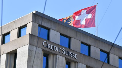 Swiss bank held nearly 100 Nazi-linked accounts, senators say