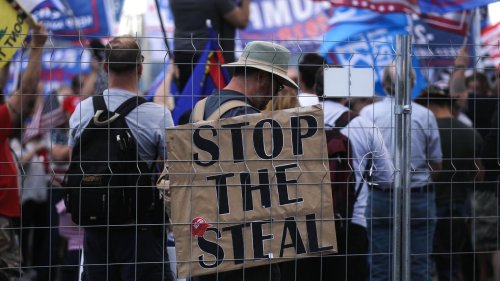 Judge sends Arizona 2020 "fake electors" case back to grand jury