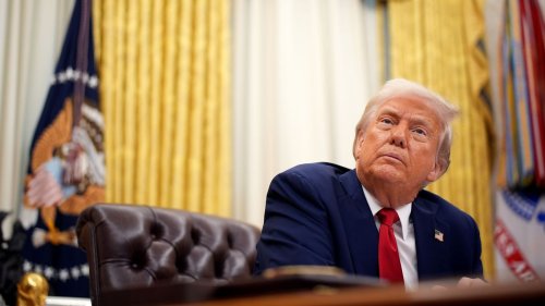 Supreme Court halts Venezuelan migrant deportations under Alien Enemies Act