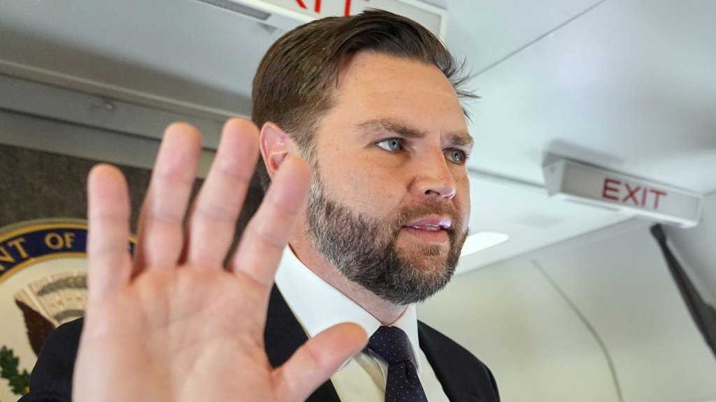 J.D VANCE - cover