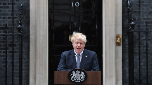 Boris Johnson announces resignation: "When the herd moves, it moves"