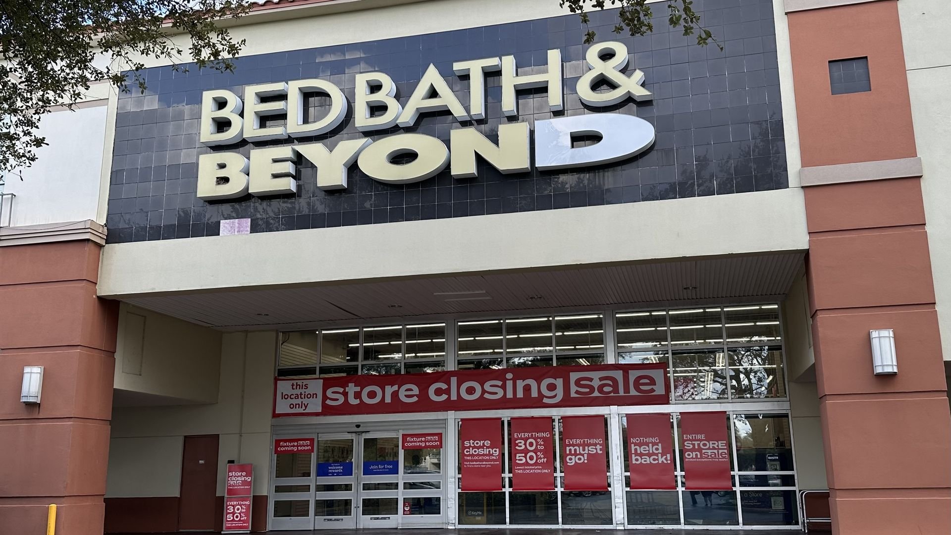 Bed Bath & Beyond Is Closing 62 Stores, Halting Liquidation Sales ...