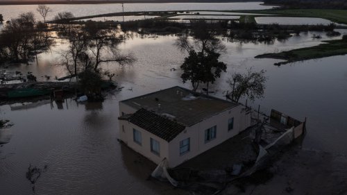 California flooding causes billions in economic losses, estimates show