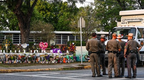 Texas official says police made "the wrong decision" during Uvalde shooting
