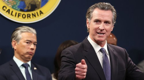 Newsom threatens DeSantis with kidnapping charges over migrant flights