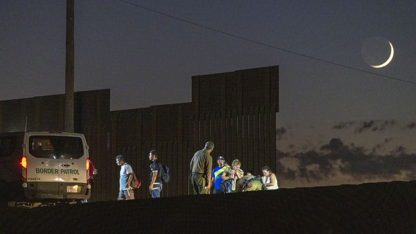 Cash shortfall threatens to shut down ICE border detention