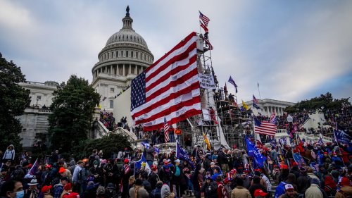 Jan. 6 rioter pleads guilty to attacking officer, stealing badge ...