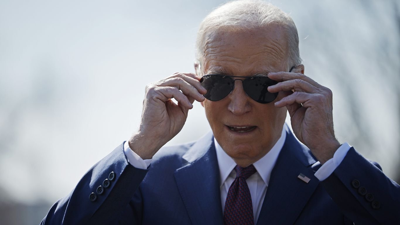 Biden considers borrowing a page from Trump on border security