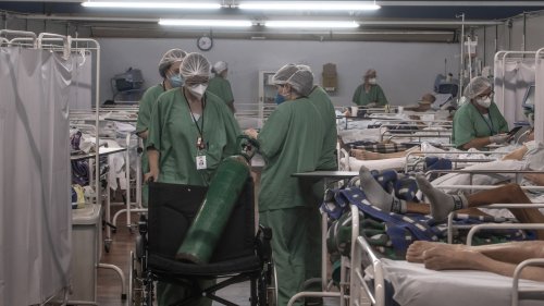 Hospitals at breaking point as Brazil hits new COVID death record