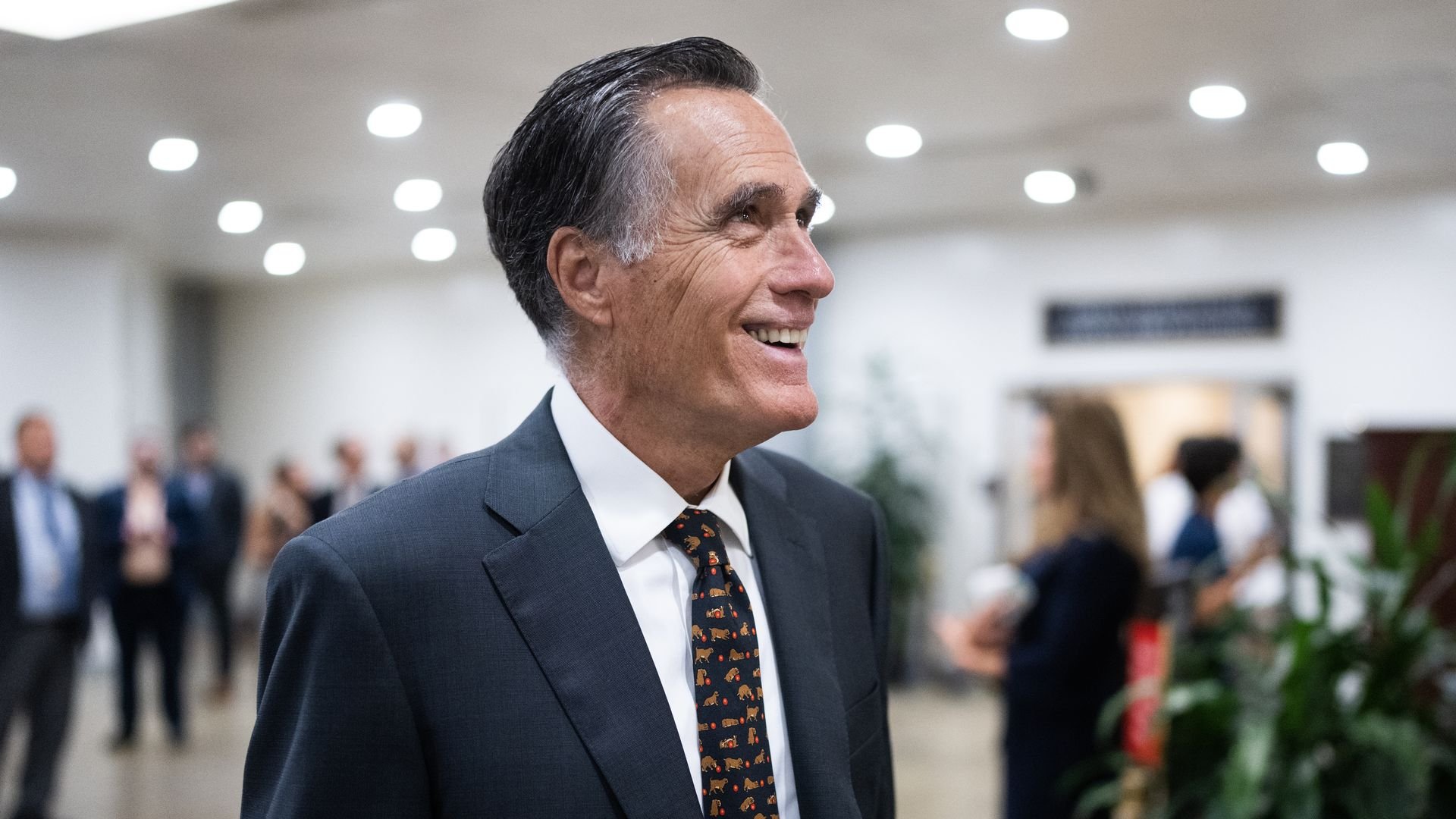 Retiring Romney unleashes on GOP colleagues