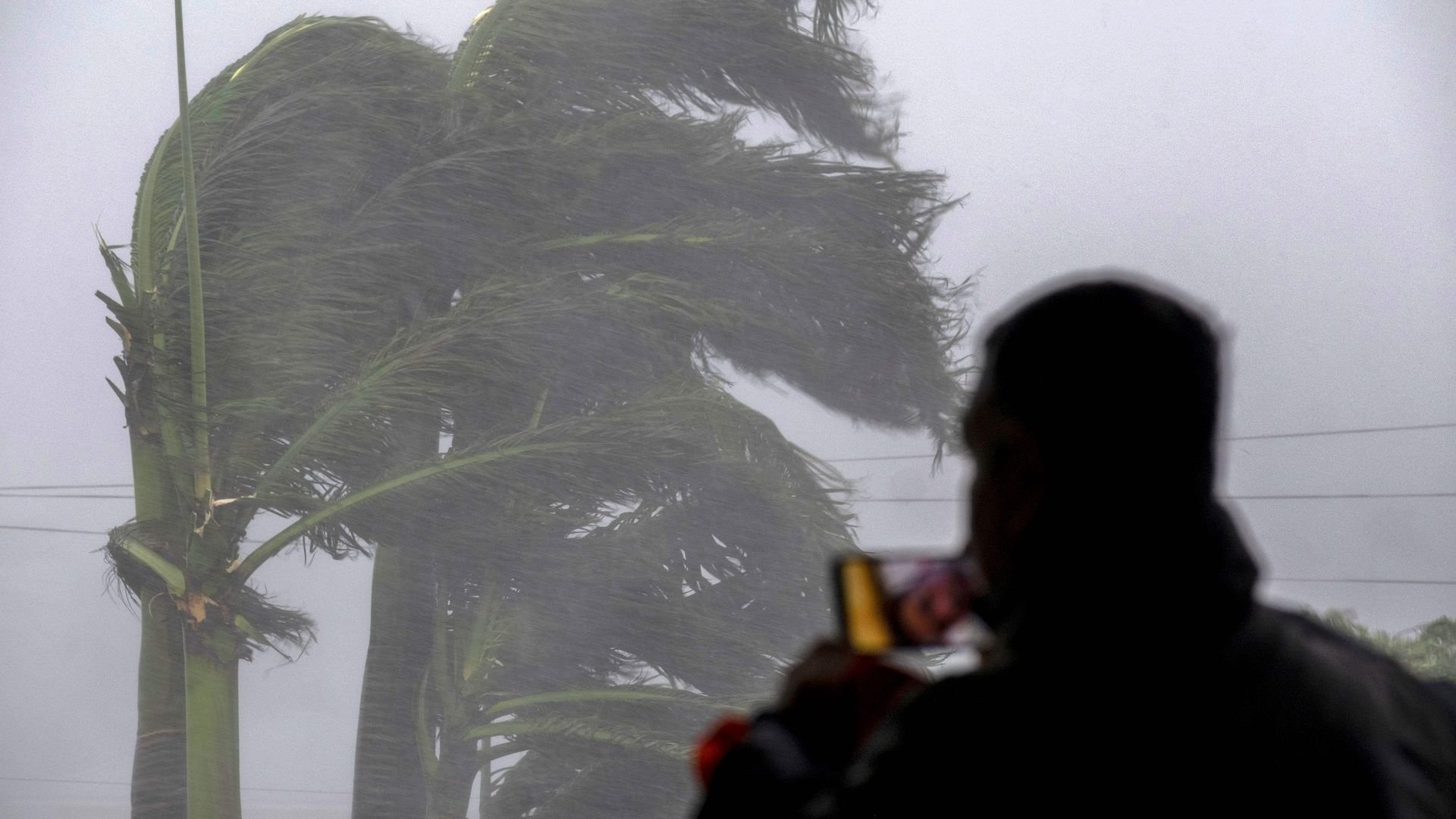 Hurricane Ian hits southwest Florida, but largely spares Tampa Bay
