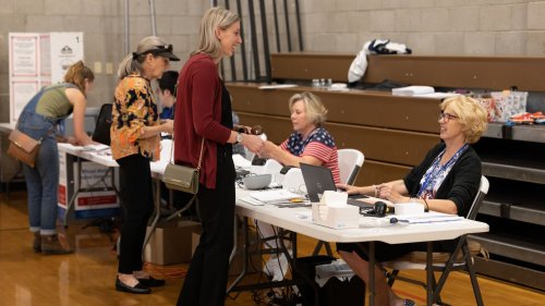 GOP gained over 1 million voters in warning for Democrats