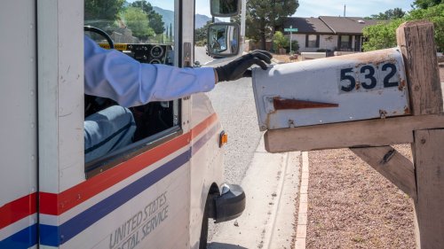 USPS ditches holiday surcharges despite stamp price hikes