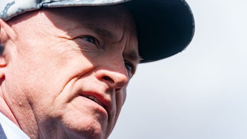 Elon Musk's 'traitor' taunt to Sen. Mark Kelly is laughable — and chilling | Opinion