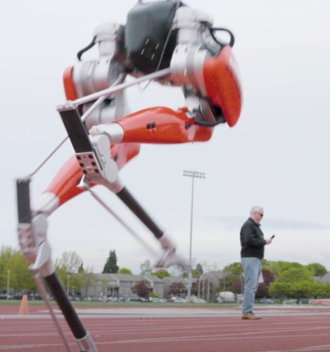 Cassie the running robot achieves Guinness World Record in 100-meter dash in Oregon