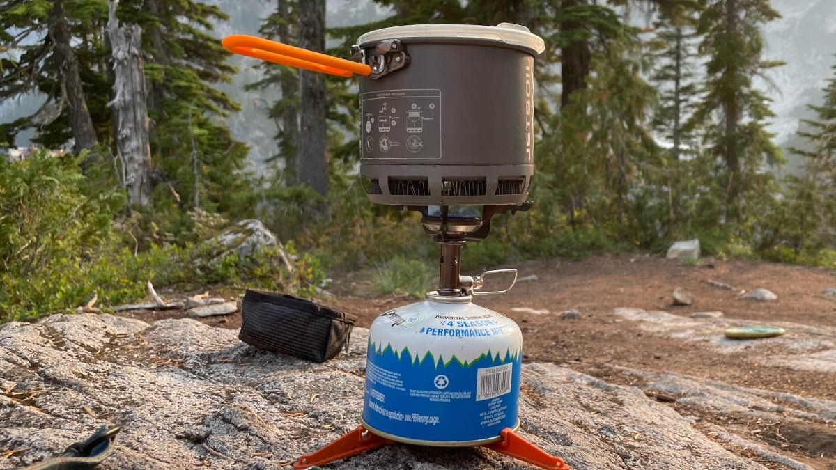 These Three-Ingredient Backpacking Meals Are Simple, Cheap, and Delicious