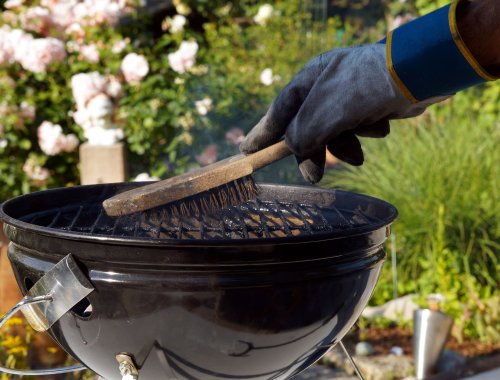 How To Clean Your BBQ and Get It Ready For the Season
