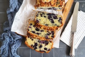 Einfacher Blaubeeren & Zitrone Kastenkuchen