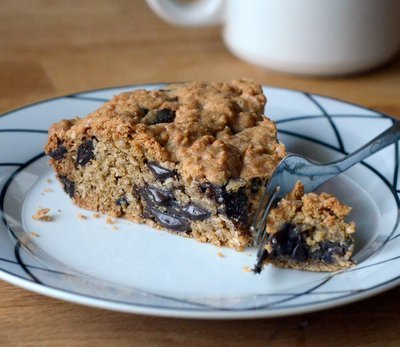 Oatmeal Chocolate Chunk Cookie Pie - Baking Bites