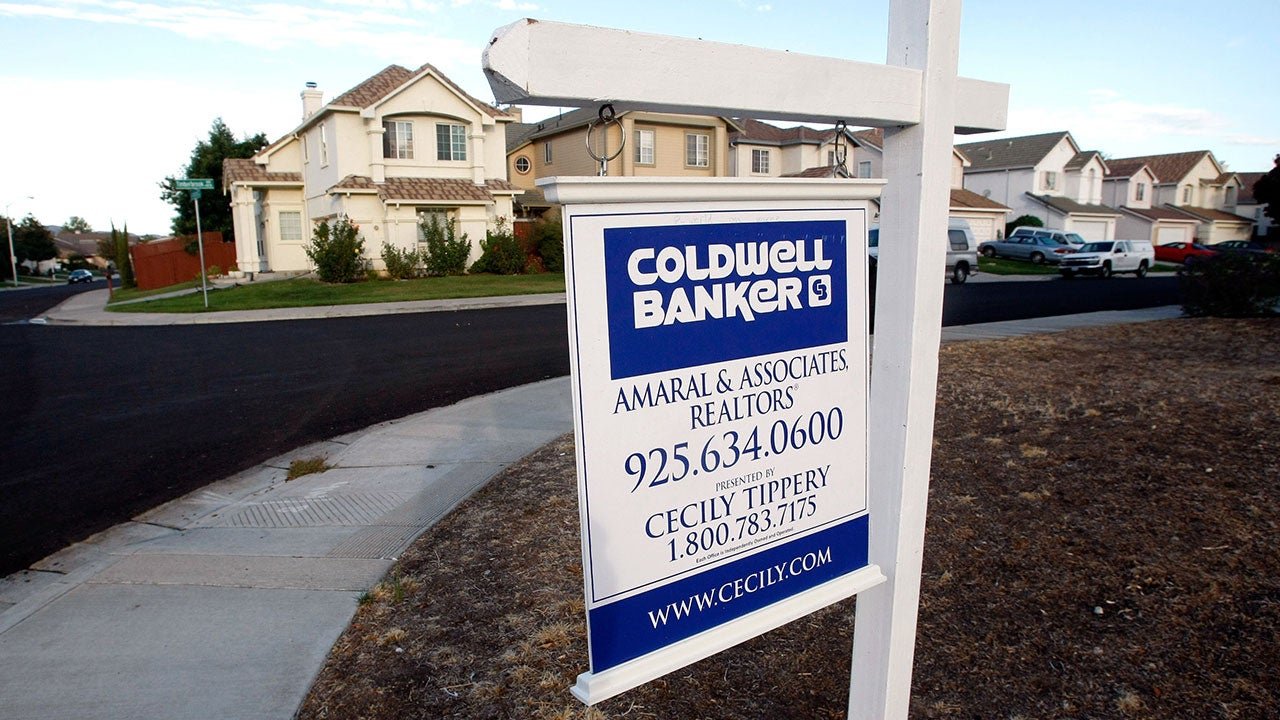 How To Sell Your House: A Complete Guide | Bankrate