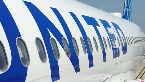 United Airlines no longer accepts credit or debit cards on board