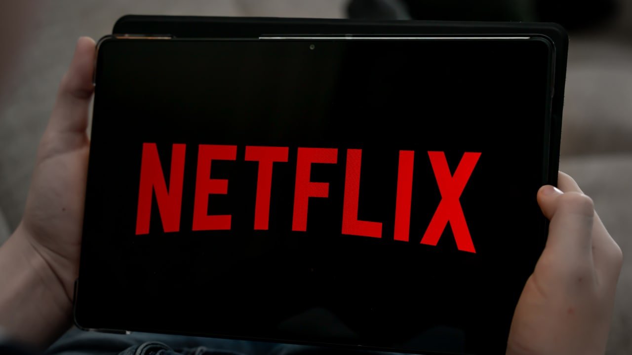 Netflix Lost 200,000 Subscribers. Here’s What Wall Street Thinks. - cover