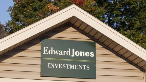 Edward Jones Advisor Headcount Dips as Firm Jump-Starts Hiring Efforts