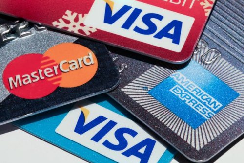 ‘Timing Couldn’t Be Worse’: Inflation Is Easing, but More People Are Using Credit Cards for Unexpected Expenses Amid Climbing Interest Rates
