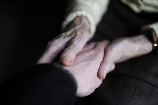 What to Do When a Loved One Is Diagnosed With Alzheimer’s