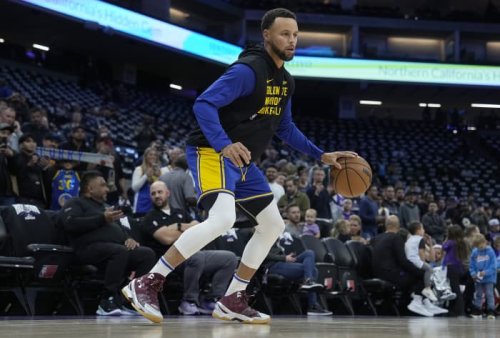 Stephen Curry’s Favorite Things Include Hoodies and Bourbon