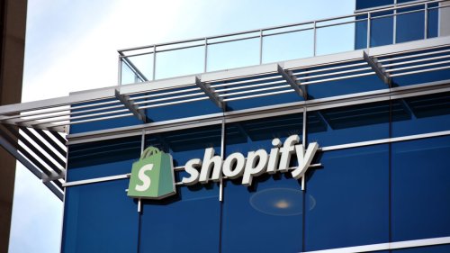 Shopify Stock Has Tumbled. It’s Still No Bargain, Analyst Warns.