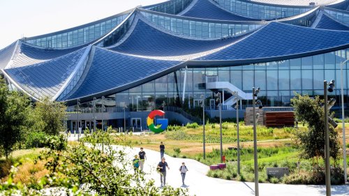 Alphabet Stock Could ‘Emerge Stronger on the Other Side.’ Why this Analyst Slashed His Price Target Anyway.