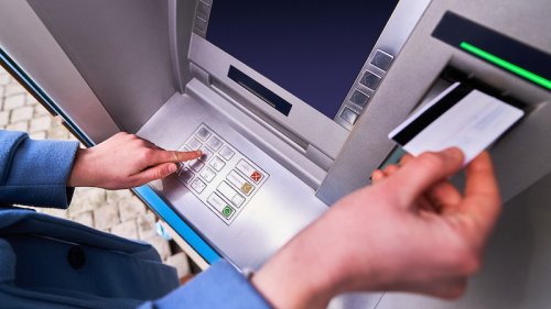So oft im Monat heben die Deutschen Geld am Automaten ab