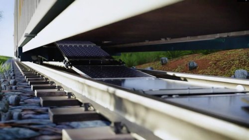 Wie einen Teppich: Start-up will Solarzellen auf Bahngleisen ausrollen