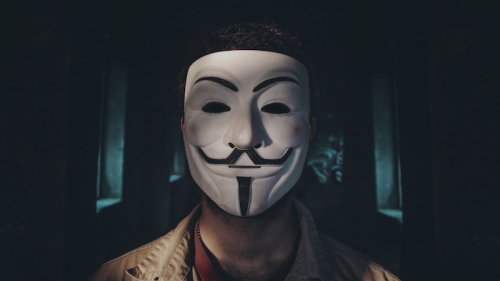 Anonymous-Hacker attackieren Elon Musk: Was steckt dahinter?