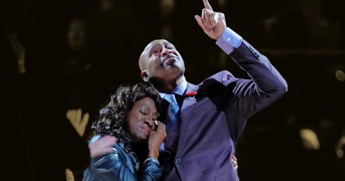 "Graduations don't win or lose games" - Vince Carter's mom hit back at critics who said his graduation was the reason the Raptors lost Game 7 to Philly in 2001