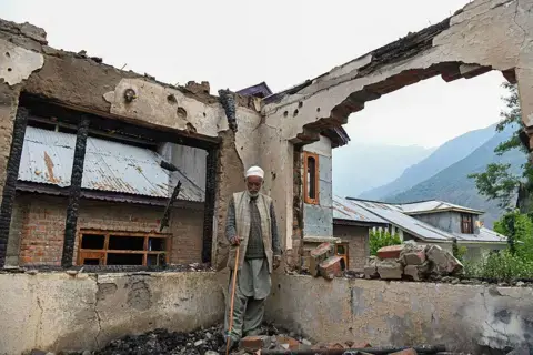How India and Pakistan share one of the world's most dangerous borders