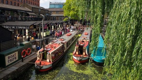 The people who ditched their homes to live on narrowboats - and how travellers can try out the lifestyle