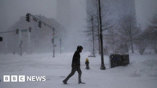 US East Coast blanketed by 'bombogenesis' snowstorm
