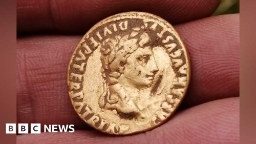 Norwich detectorists describe Roman gold coin hoard find