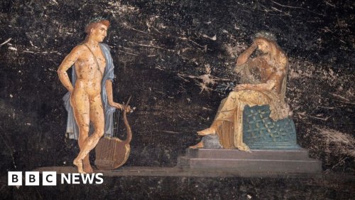 Dazzling artwork found at ancient city of Pompeii - BBC News