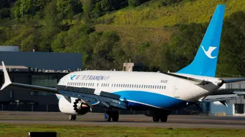 China sends Boeing planes back to US over tariffs