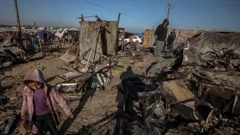 Israeli strikes kill Palestinians in tented area for displaced in Gaza