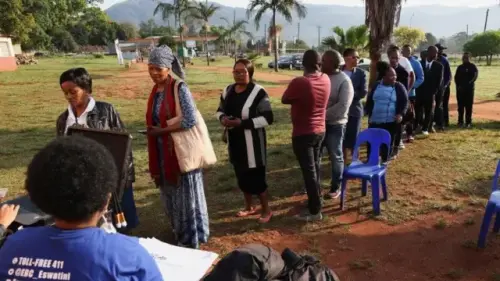 Afrika'nın mutlak monarşiyle yönetilen son ülkesi Esvatini'de siyasi partisiz seçim