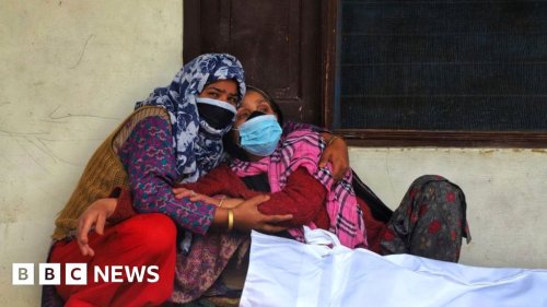 India Covid: Opposition calls for full national lockdown