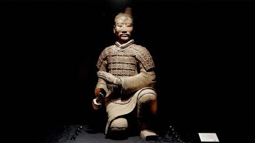 What do terracotta warriors tell us about life in ancient China?