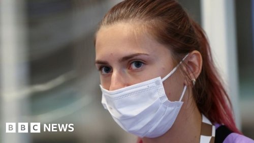 Belarus Olympics: Krystsina Tsimanouskaya refuses 'forced' flight home
