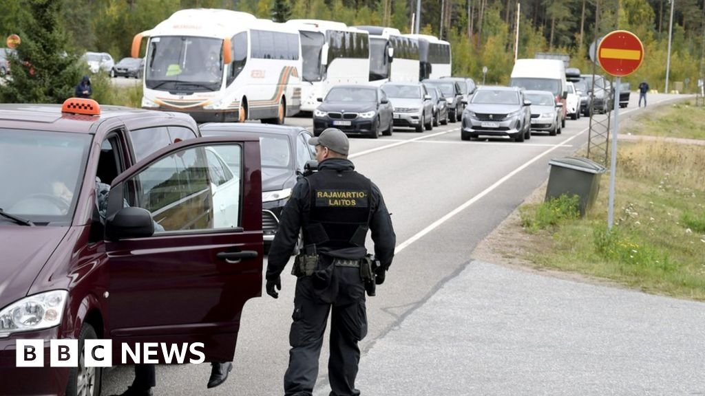 Ukraine war: Finland closes border to Russian tourists